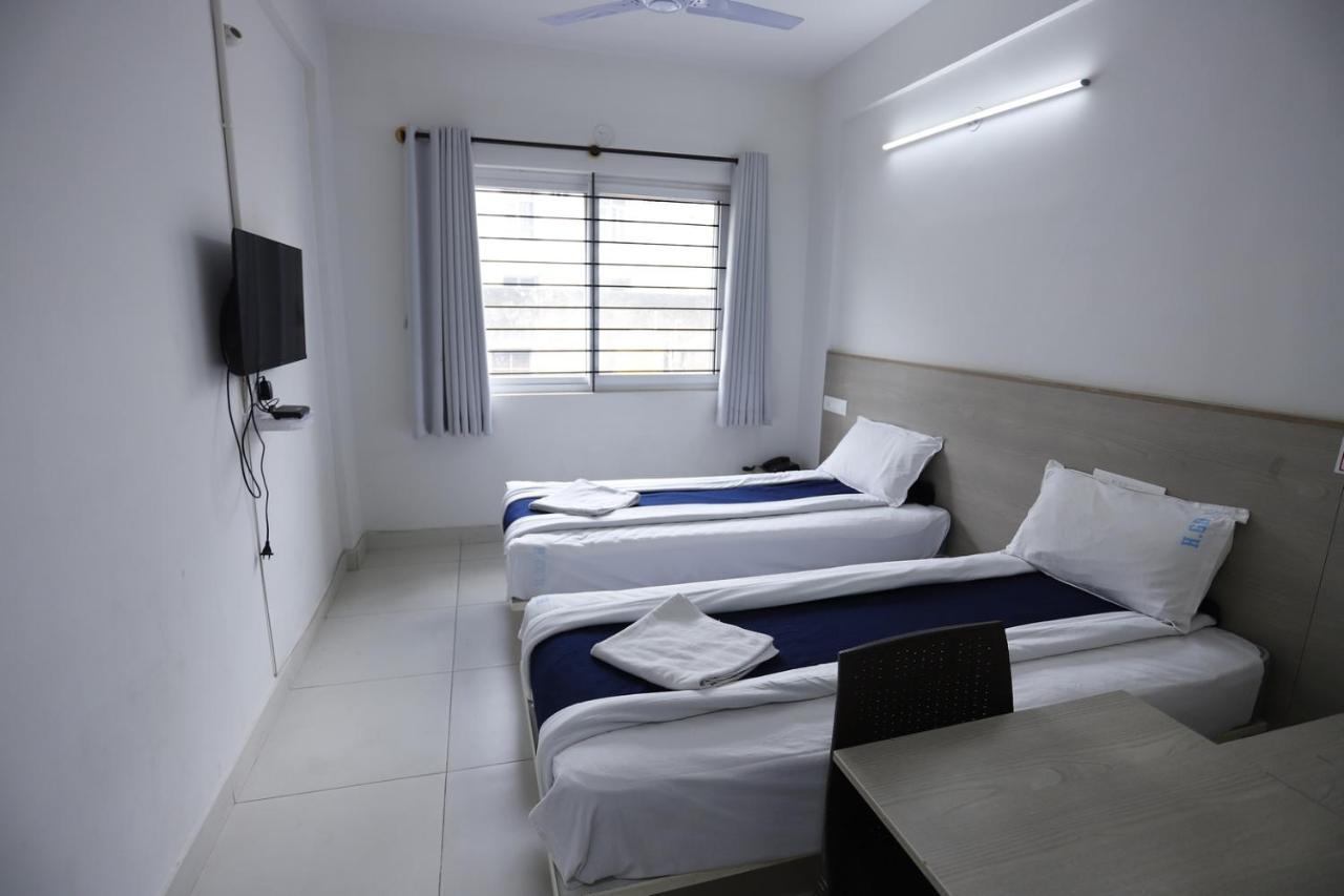 Hotel Gurudev Residency Μπανγκαλόρ Εξωτερικό φωτογραφία