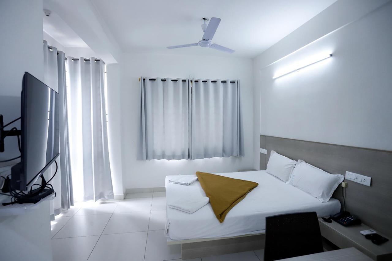 Hotel Gurudev Residency Μπανγκαλόρ Εξωτερικό φωτογραφία